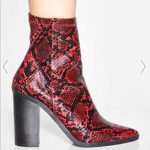 🖤Dolls Kill Pretty Poisonous Heeled Boots (Red Snakeprint)